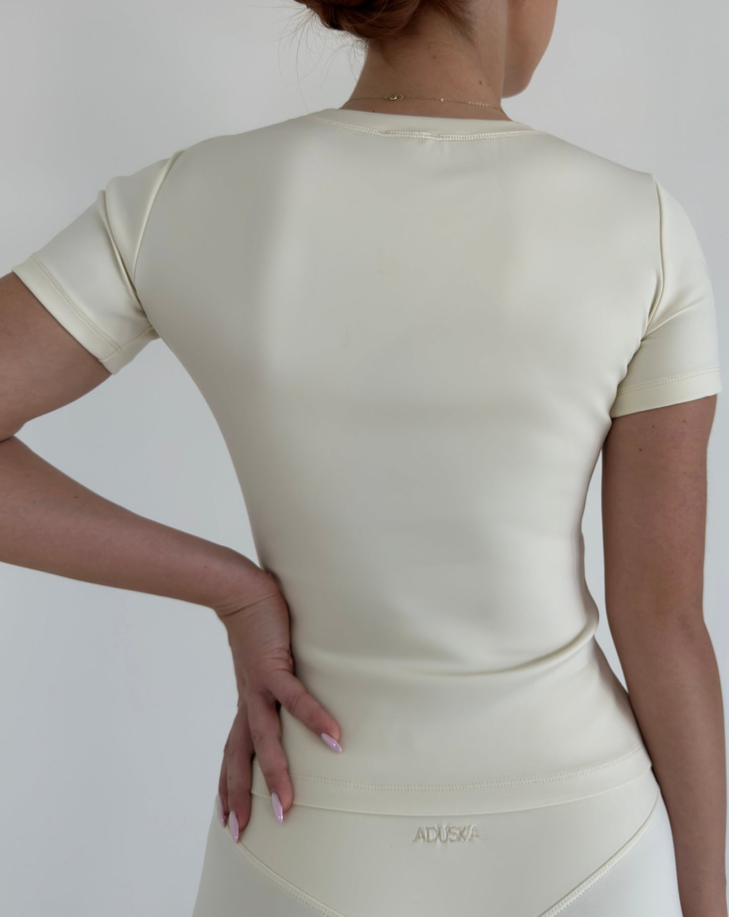 T-SHIRT KRÉM